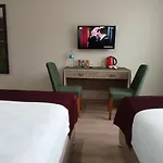 Kurt ホテル 3*