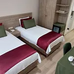 Kurt ホテル 3*